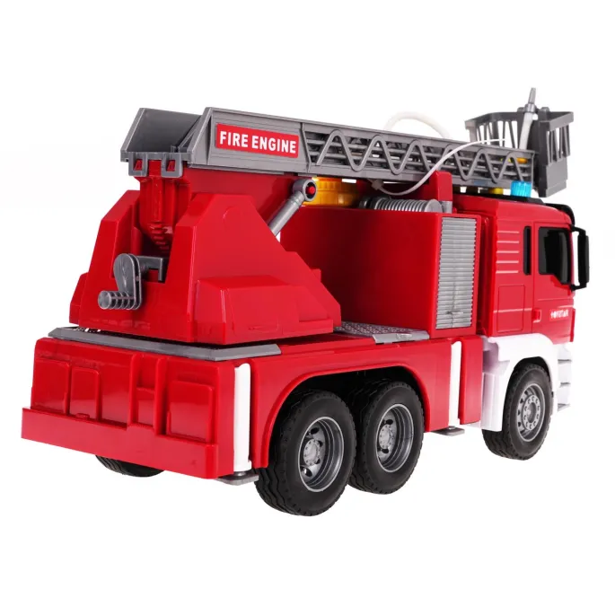 Pojazd strażacki z wysunietymi podpórkami na jasnym tle