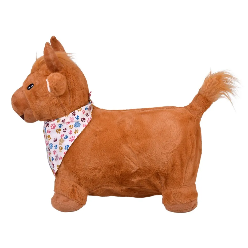 zbliżenie na mięciutką powierzchnię skoczka byka z kolorową apaszką