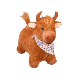 skoczek byk gotowy do zabawy z widocznymi rogami i pyszczkiem