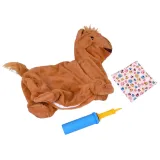 zestaw skoczek byk, pompka i apaszka na tle produktu