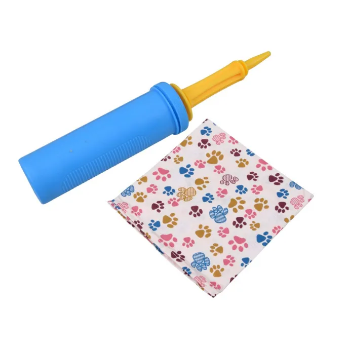 pompka i apaszka obok skoczka byka przygotowane do użycia