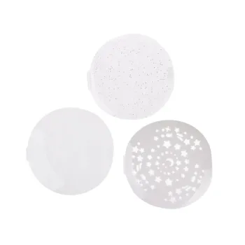 owca maskotka prezentowana w otwartym pudełku