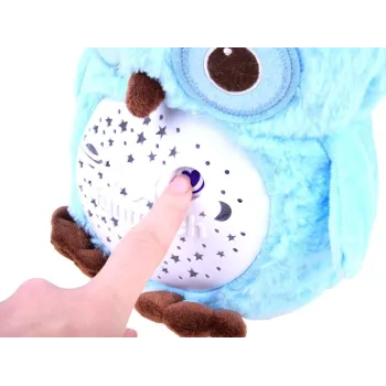 Sowa wyświetlająca kolorowe planety i gwiazdy na ścianie