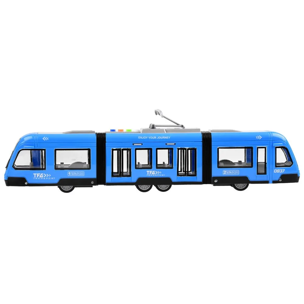 Widok otwieranych drzwi tramwaju podczas zabawy tematycznej