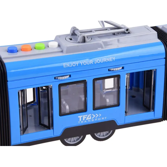 Model tramwaju w ruchu dzięki napędowi pull back