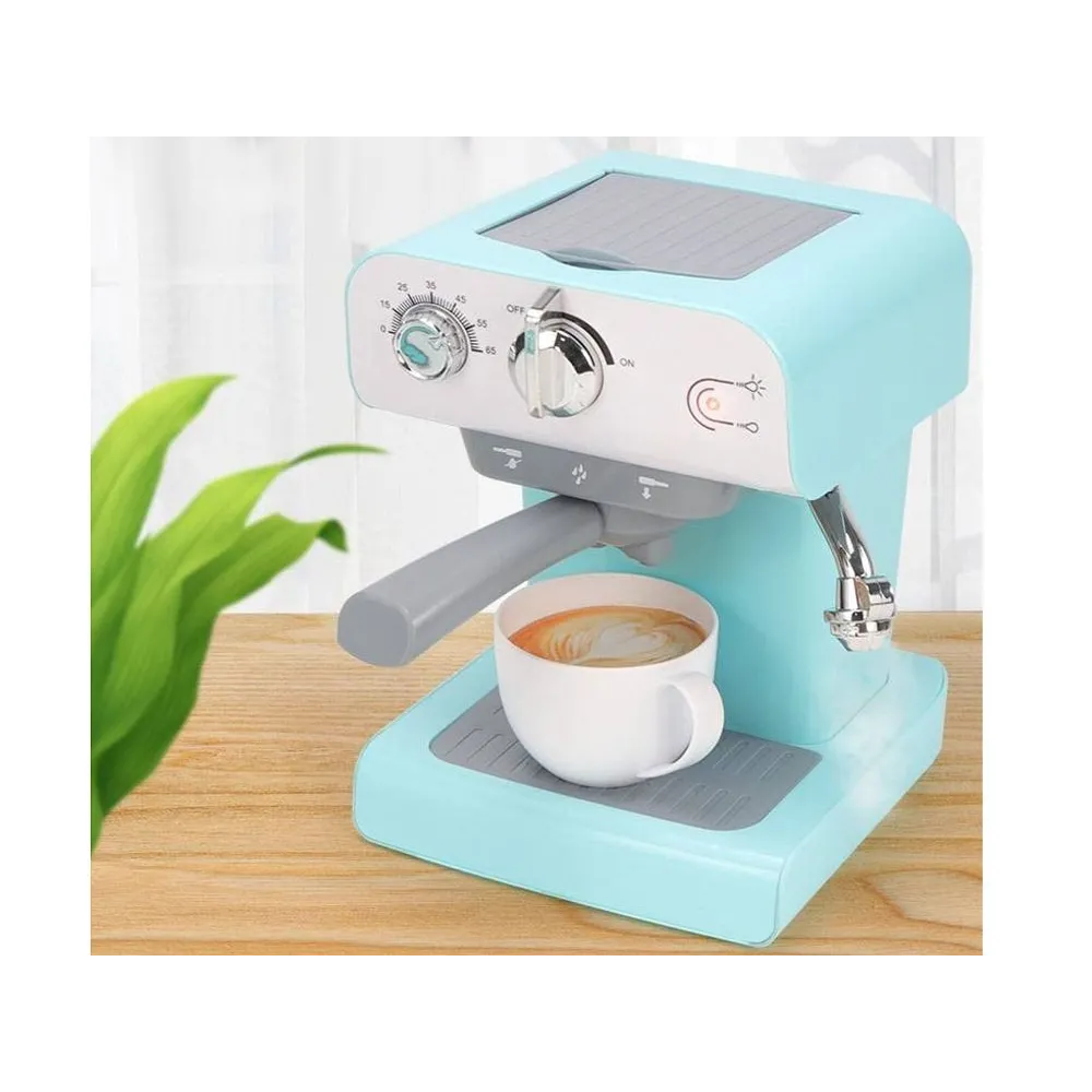 dziecko bawiące się ekspresowym przygotowaniem kawy przelewowej