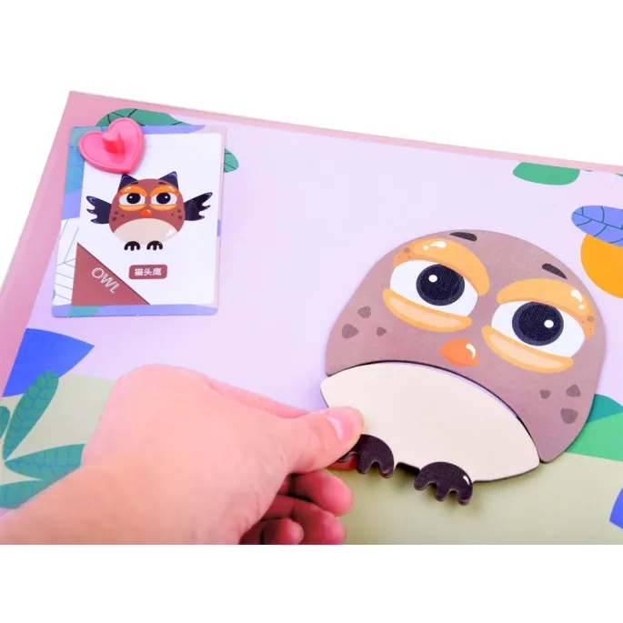 zestaw puzzli w opakowaniu w formie książki, gotowy do zabrania w podróż