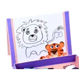 układanka zwierząt z magnetycznych fragmentów na białym tle