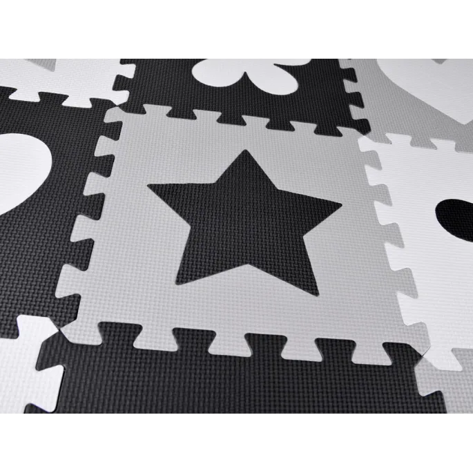 przykład ułożenia maty jako zamkniętego kojca dla niemowląt