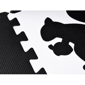 Piankowa mata o strukturze antypoślizgowej z geometrycznymi wzorami