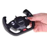 gumowe opony i koła modelu Porsche 918 Spyder na zbliżeniu