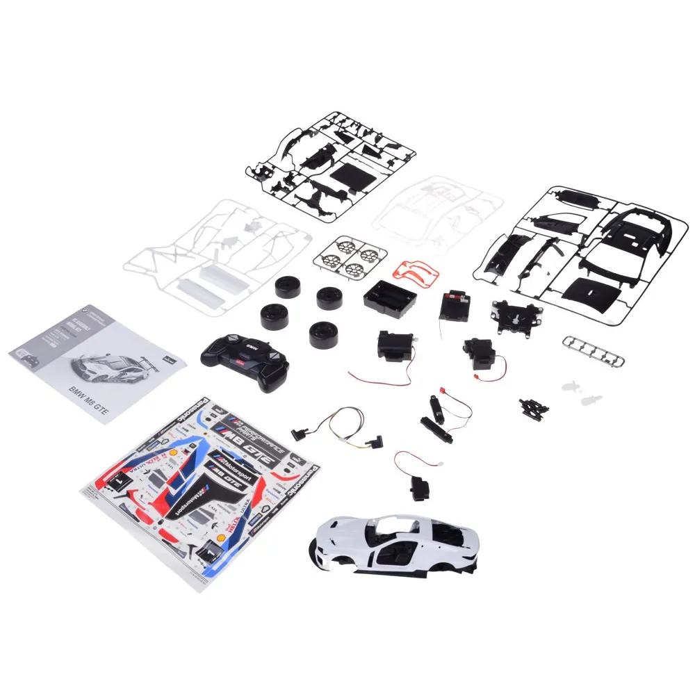 Zbliżenie na detale karoserii BMW M8 GTE po złożeniu