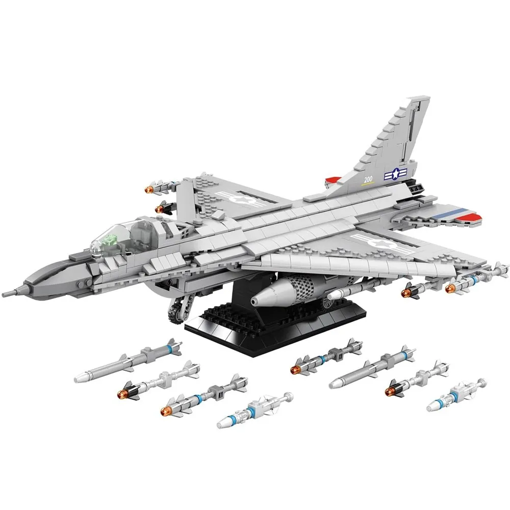 Zbliżenie na precyzyjnie wykonane detale modelu F16 z tworzywa ABS