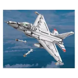 Fragment kokpitu i unikalnej dyszy ogonowej repliki myśliwca