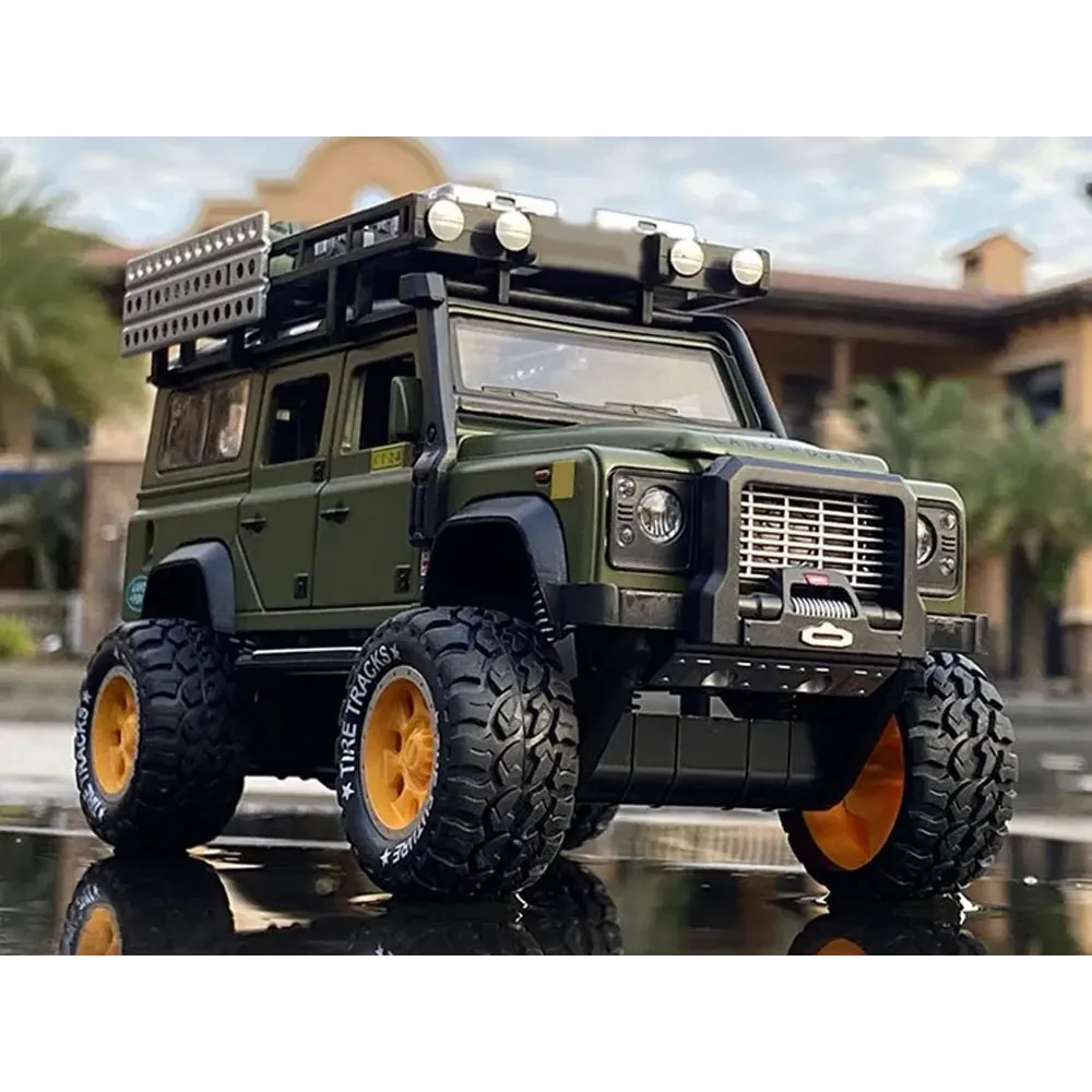 zbliżenie na detale dachu z bagażnikiem i kanistrami