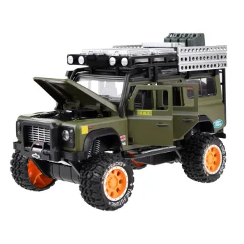 metalowy samochód terenowy w opakowaniu prezentowym