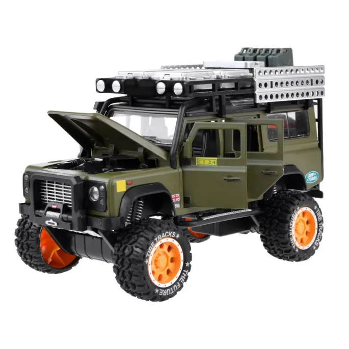 metalowy samochód terenowy w opakowaniu prezentowym