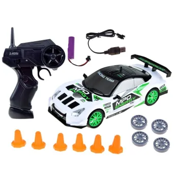 Samochód zdalnie sterowany do driftu AUTO drift pilot RC pachołki RC0506