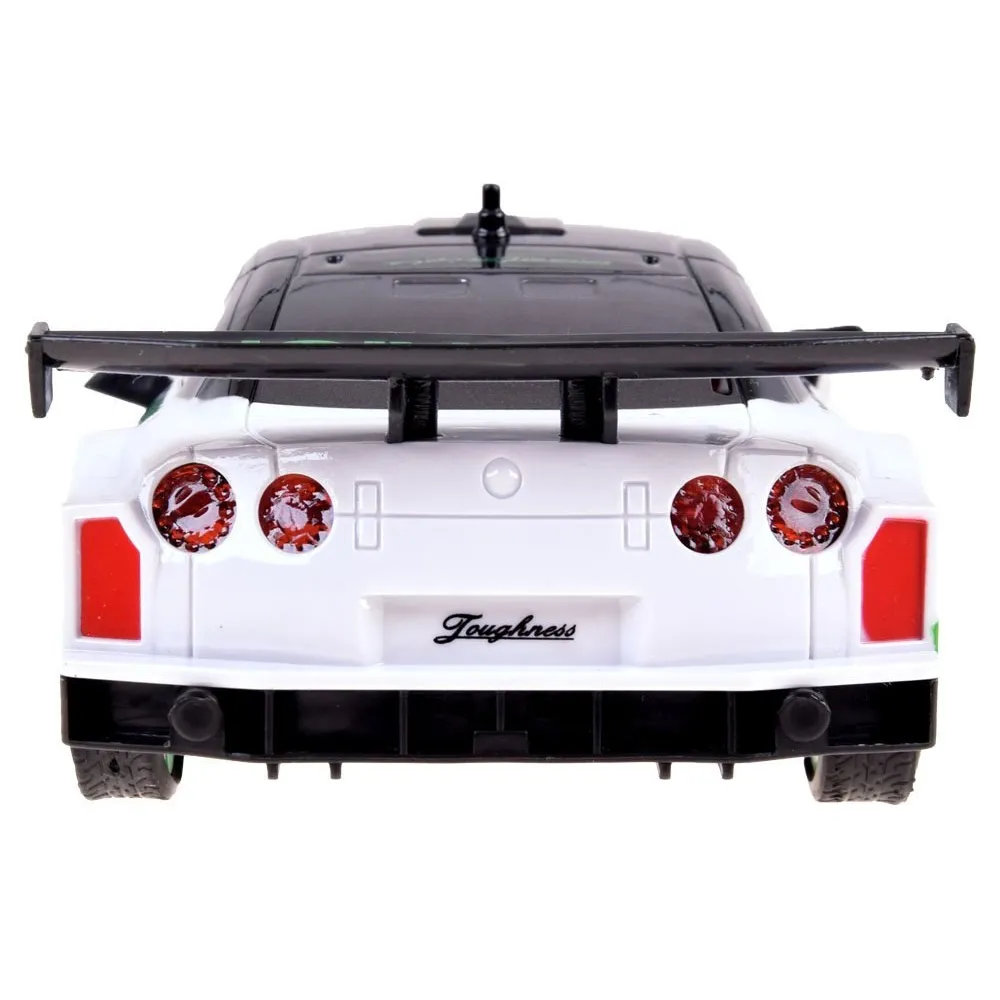 widok zapasowych kół do samochodu rc drift