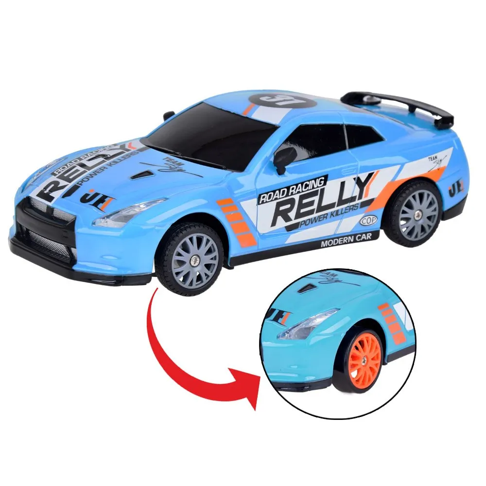 cały zestaw: pojazd, pilot, ładowarka, akumulator i pachołki