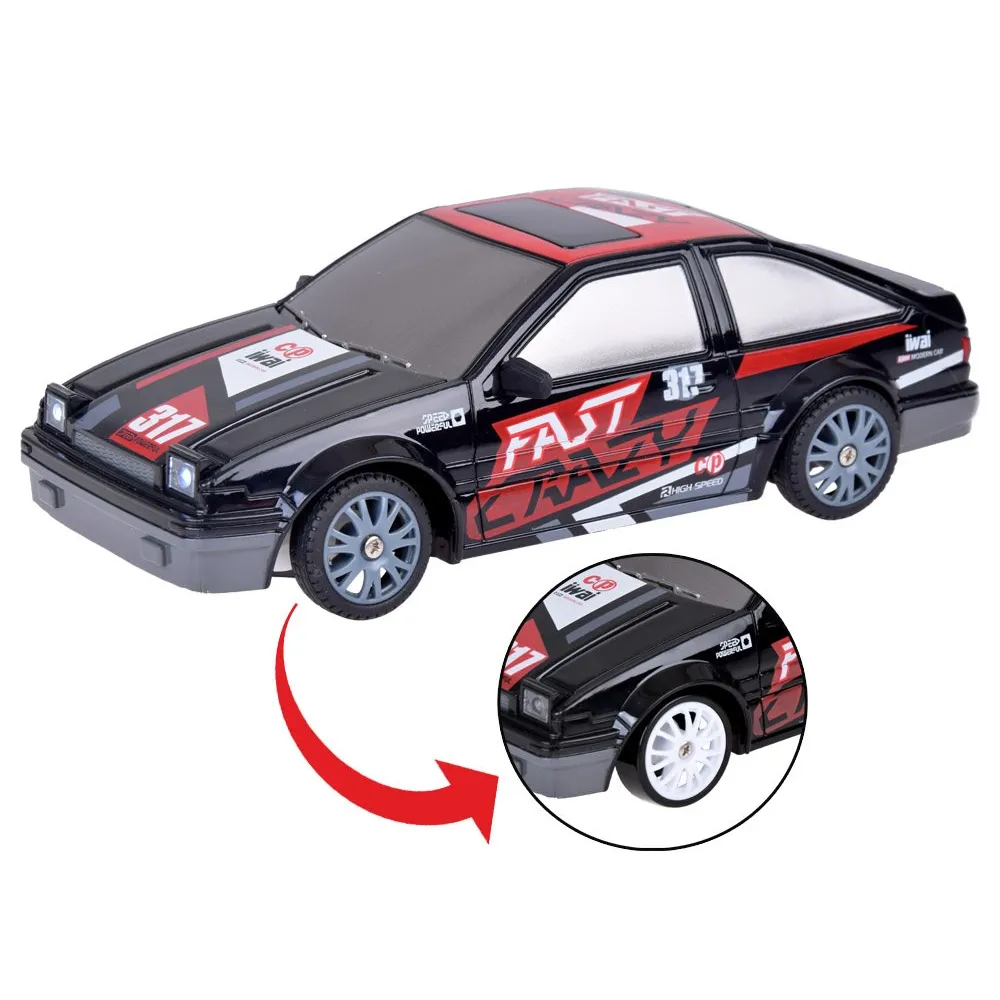 cztery pachołki ułożone na torze do driftu