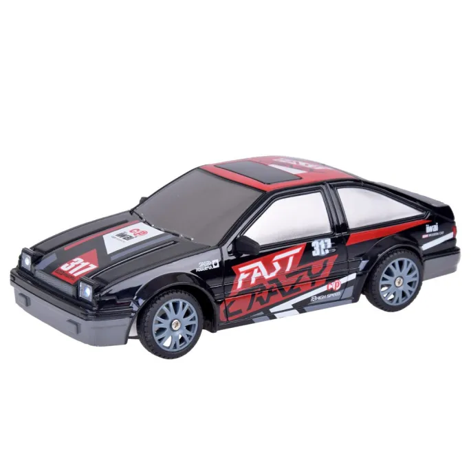 akumulator i ładowarka do auta rc na tle zestawu