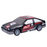 akumulator i ładowarka do auta rc na tle zestawu