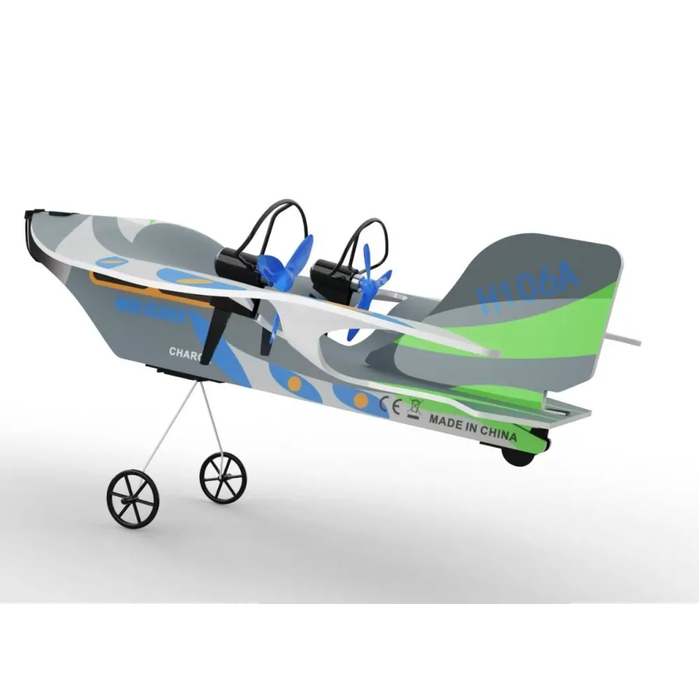 Zdalnie sterowany model samolotu myśliwca podczas lotu w plenerze