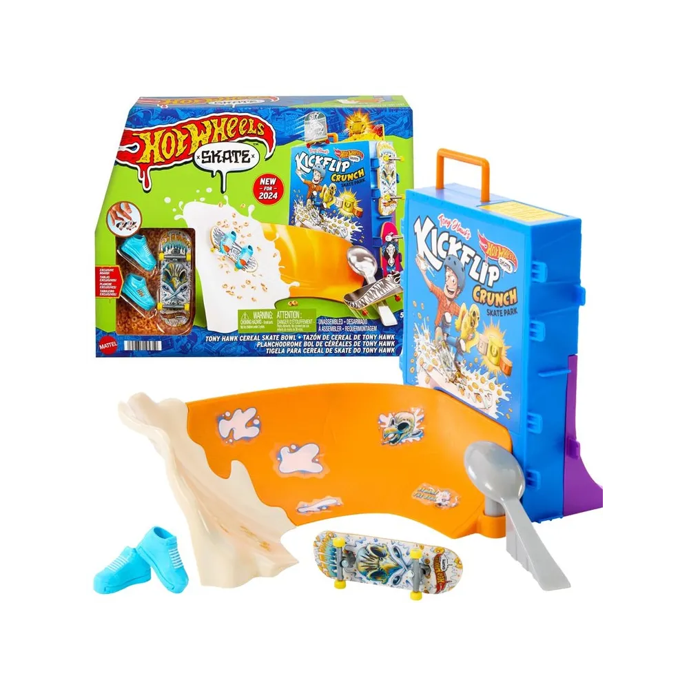 miniaturowy skate park hot wheels z fingerboardem na rampie