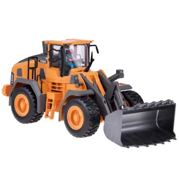 spychacz rc w trakcie podnoszenia pługu