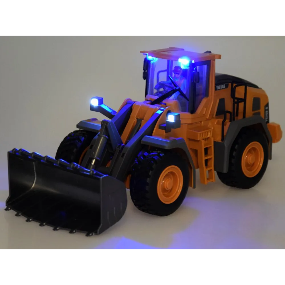 spychacz rc podczas jazdy do przodu na powierzchni