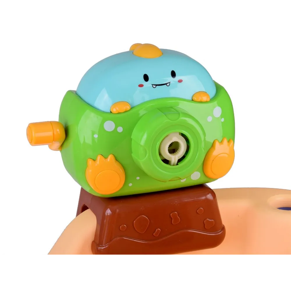 obrotowe koła zębate na powierzchni wodnego stolika