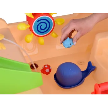 detal bezpiecznych, zaokrąglonych krawędzi zabawki