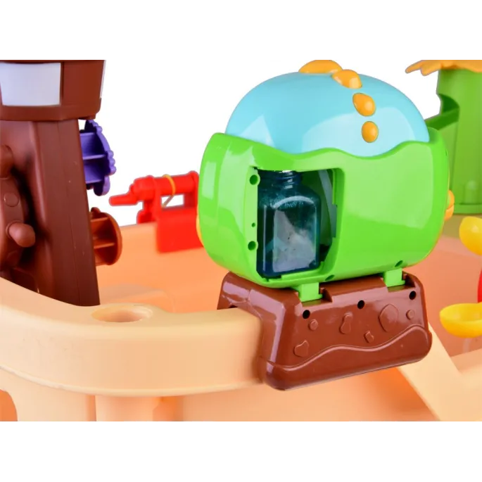 ruchome zwierzątka aktywowane wodą na pokładzie łódki