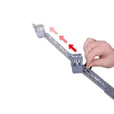 drabina samochodu strażackiego ustawiona na maksymalną wysokość