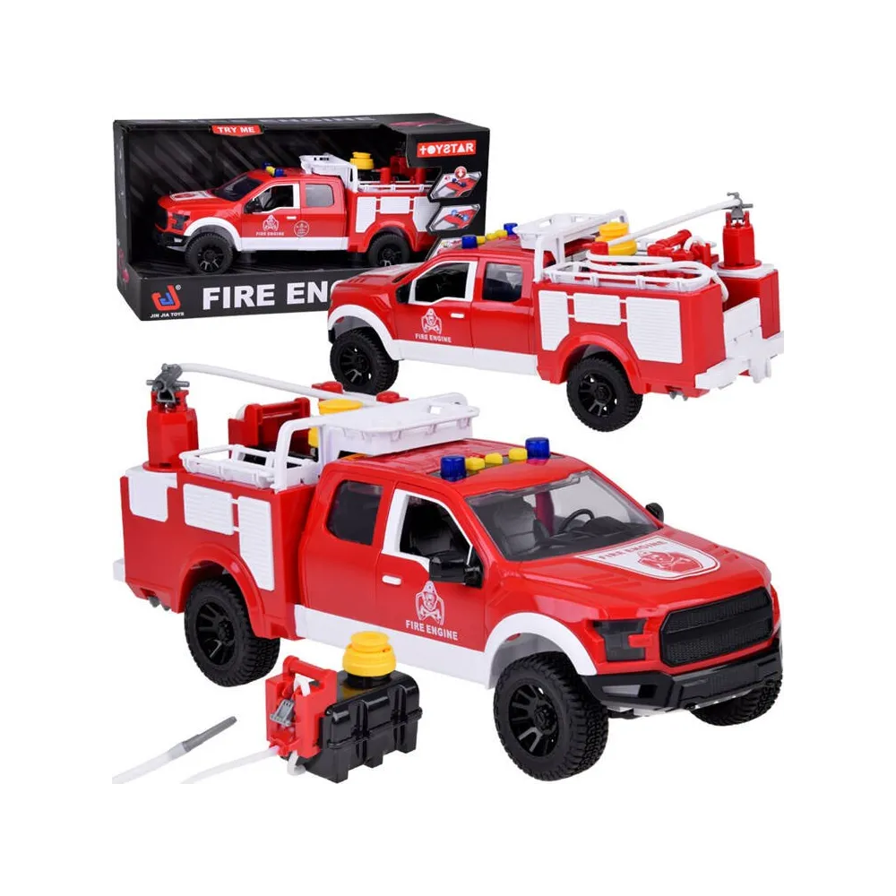 wóz strażacki z obrotowym wężem widoczny z boku na tle jasnym