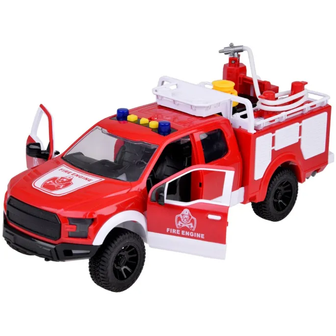 dynamiczna scena gaszenia pożaru klockowego budynku