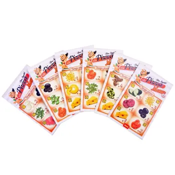 dziecko grające w grę Ale Pizza na stole