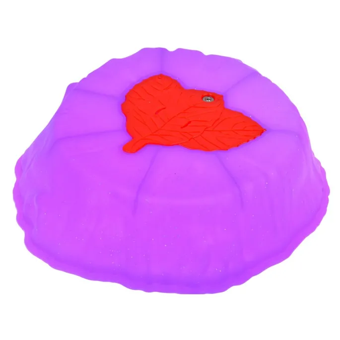 dziecko przechodzące po podświetlanych kamieniach sensorycznych