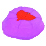 dziecko przechodzące po podświetlanych kamieniach sensorycznych