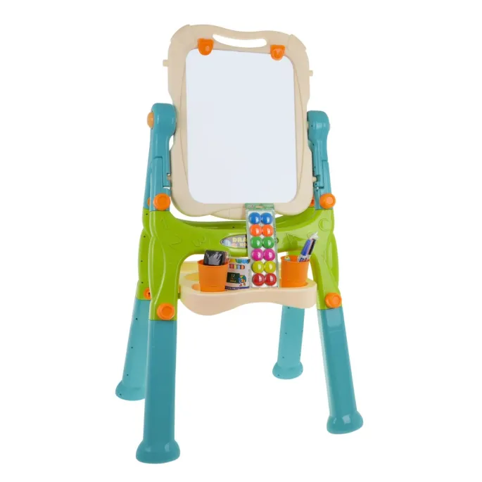 tablica ustawiona na krótkich nogach z taboretem obok