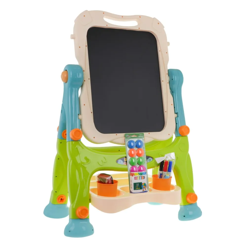 czarna strona tablicy kredowej z kolorową kredą i uchwytem