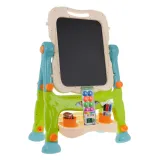 czarna strona tablicy kredowej z kolorową kredą i uchwytem