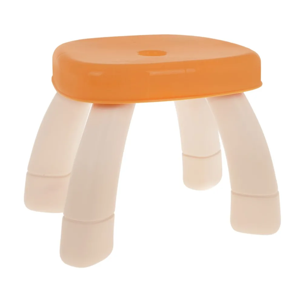 pełny zestaw: tablica, taboret, półka, kubki, magnesy i kreda