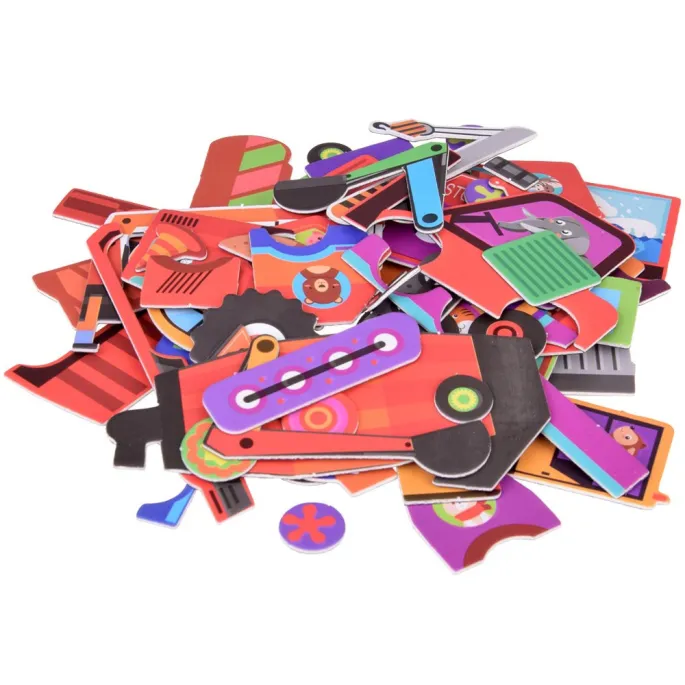 Tablica magnetyczna z pojazdami budowlanymi w opakowaniu przypominającym drewno