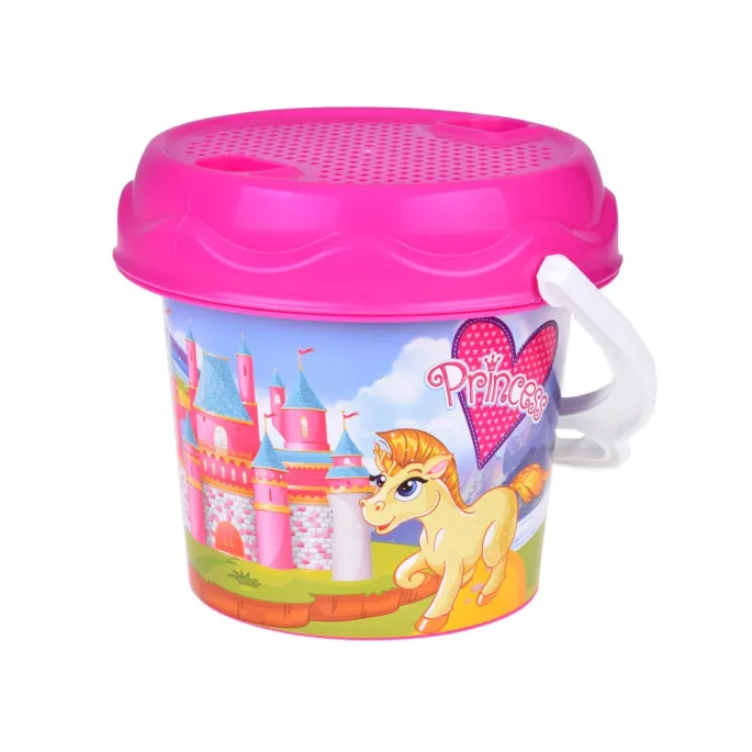 widok całego zestawu taczki, wiaderka i akcesoriów do piasku