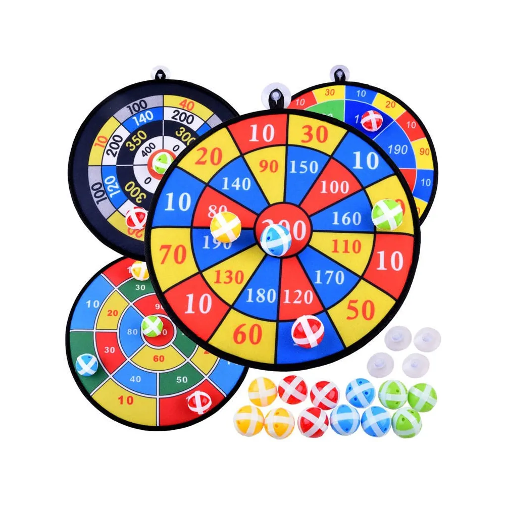 zestaw czterech tarcz do gry w piłki na rzepy na białym tle