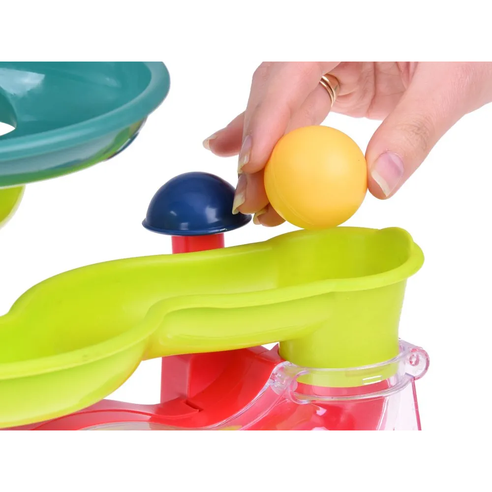 Kolorowe elementy toru przyciągające uwagę najmłodszych