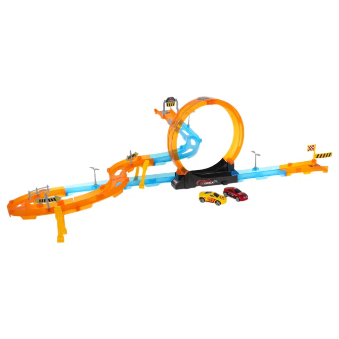 Zbliżenie na ostre zakręty i barierki toru wyścigowego