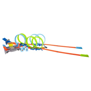 ruchome autka typu pull back ustawione na rampie toru